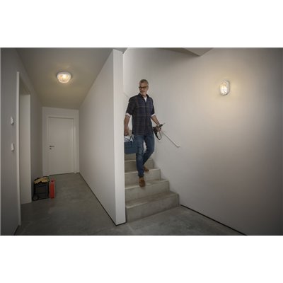 Bulkhead Essential Oval E27 White