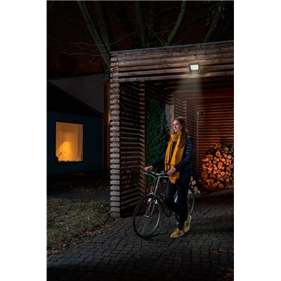 ENDURA® Flood Warm White PCR 