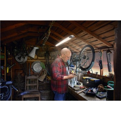 Essentials Damp Proof Integrated 1200mm 18W 4000K